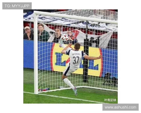 历时38场31脚射门多尔古凌空斩迎来曼联生涯处子球终破门夜刻